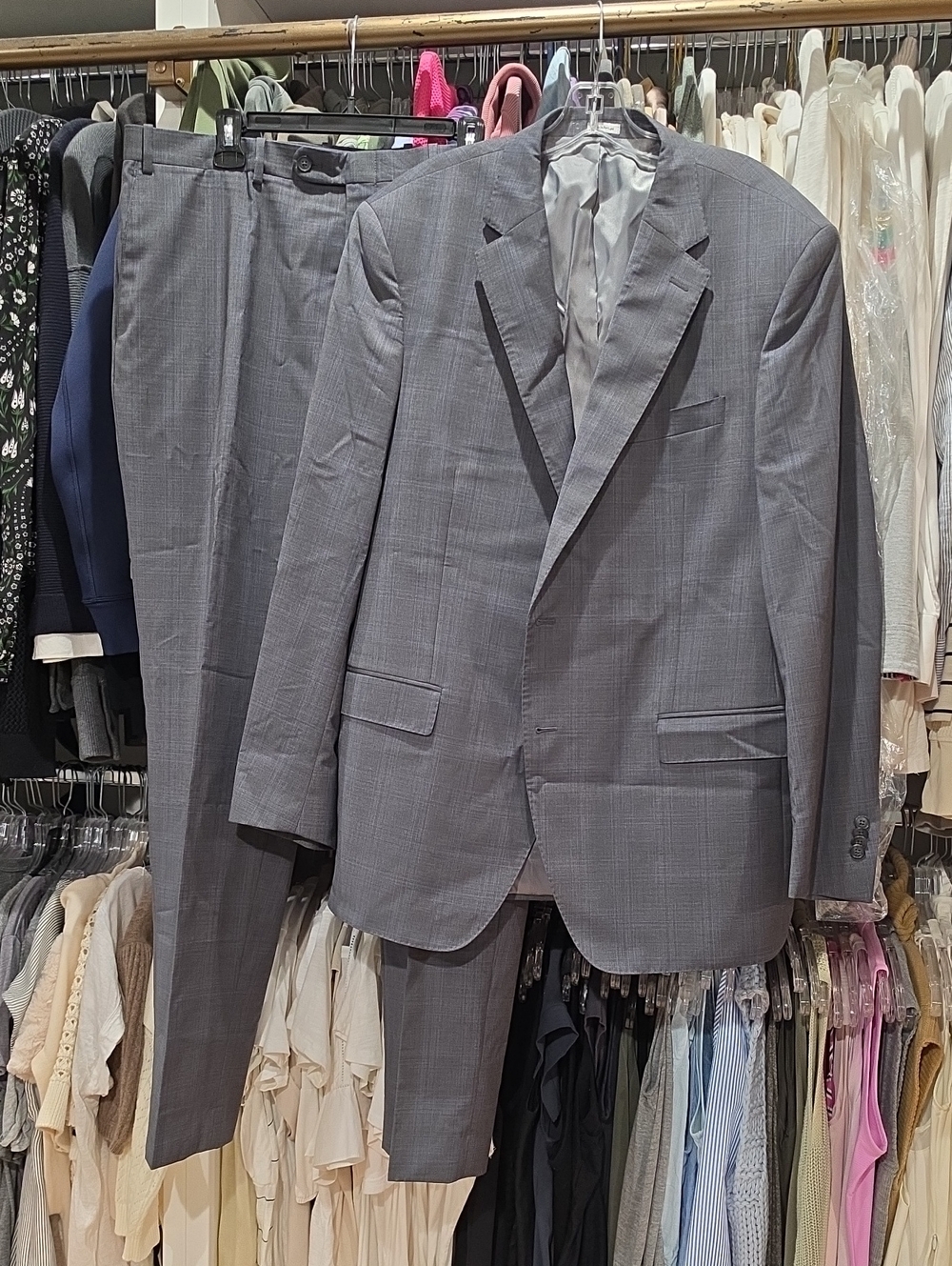 NWT Peter Millar Gray Two-Piece Men's Suit with Subtle Check